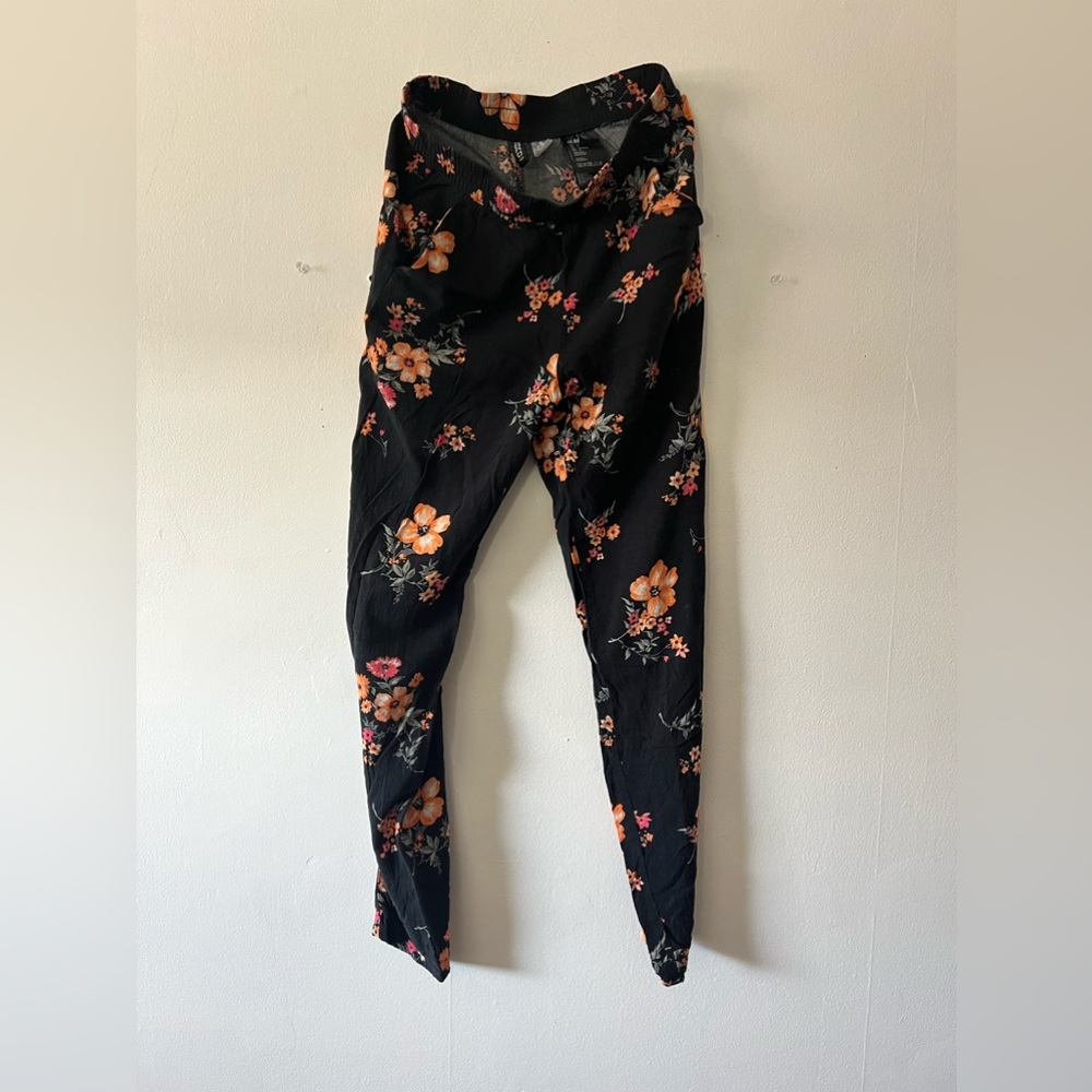 H&M ELASTIC FLORAL JOGGER STYLE